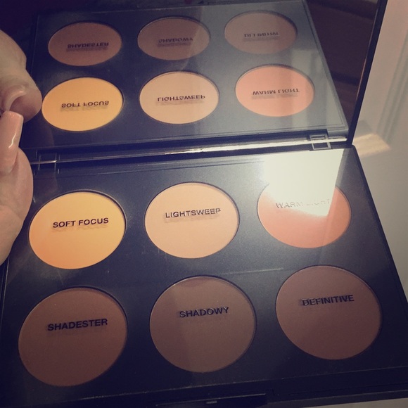 Mac pallet. - Picture 1 of 2